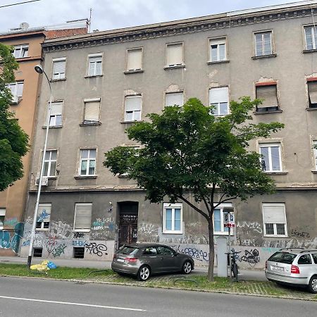 Charming And Cozy Apartment In Center Of Zagreb Luaran gambar