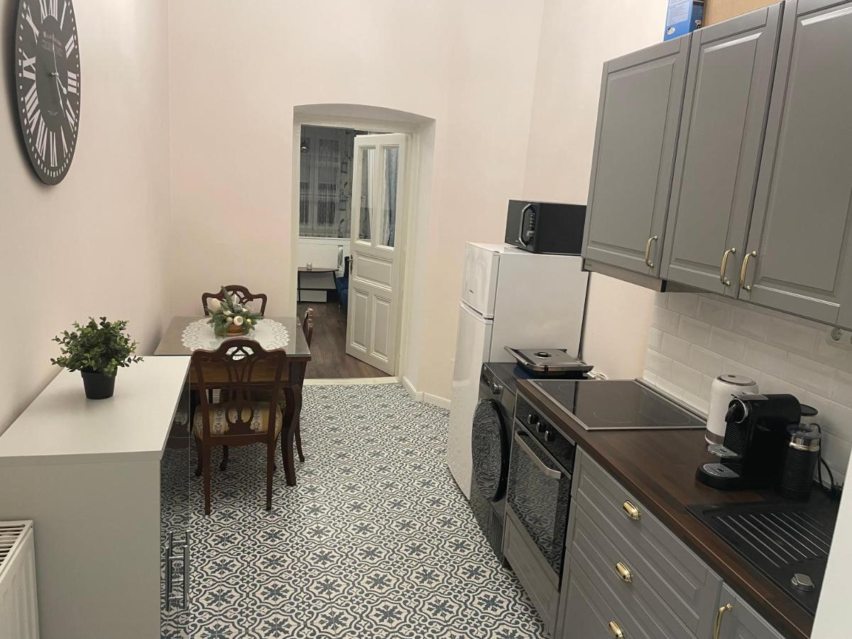 Charming And Cozy Apartment In Center Of Zagreb Luaran gambar